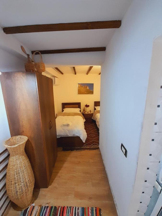 Guest House Maria - Berat Castle Екстер'єр фото