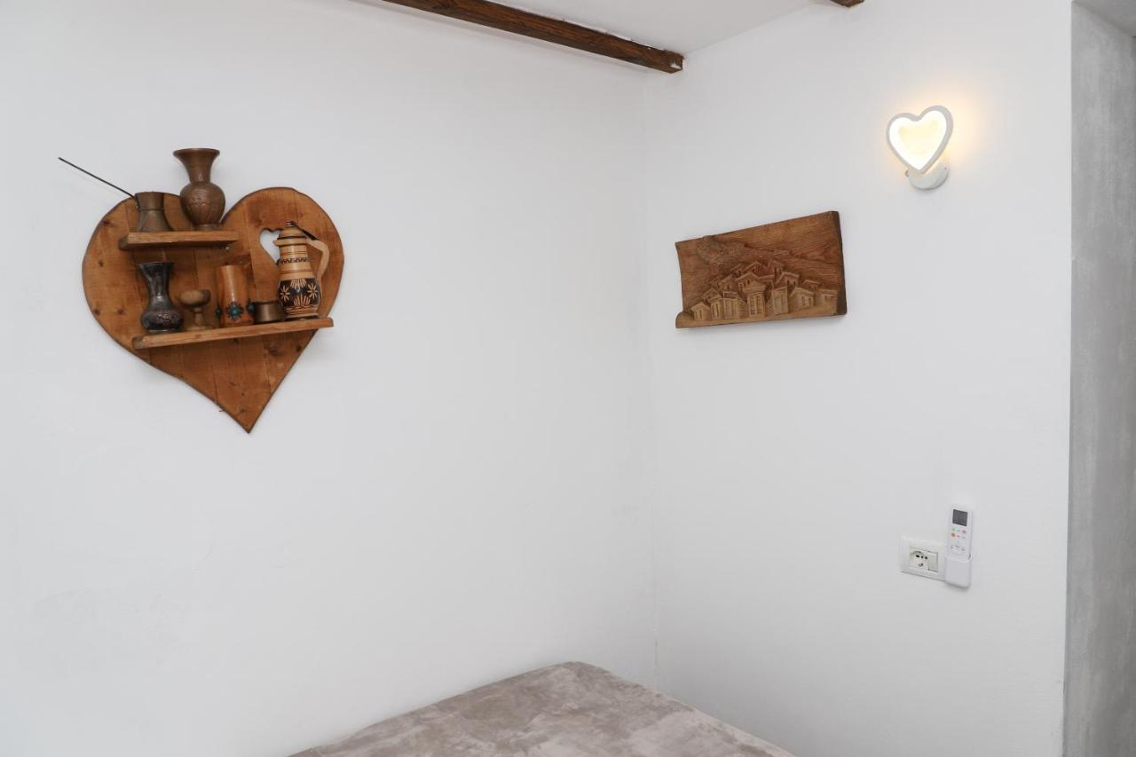 Guest House Maria - Berat Castle Екстер'єр фото
