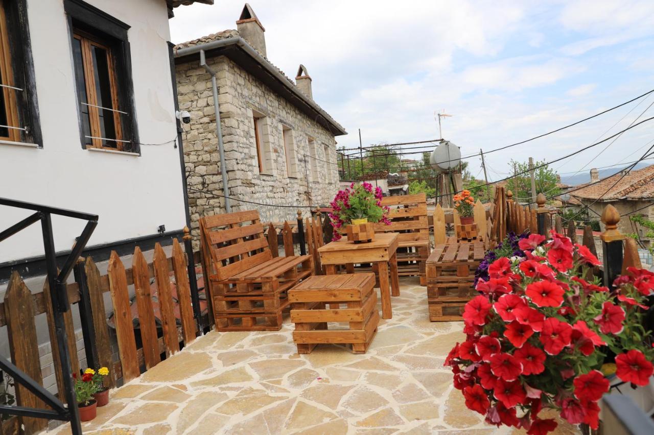 Guest House Maria - Berat Castle Екстер'єр фото