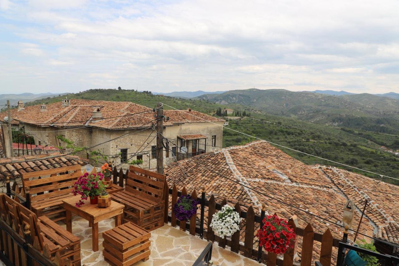 Guest House Maria - Berat Castle Екстер'єр фото