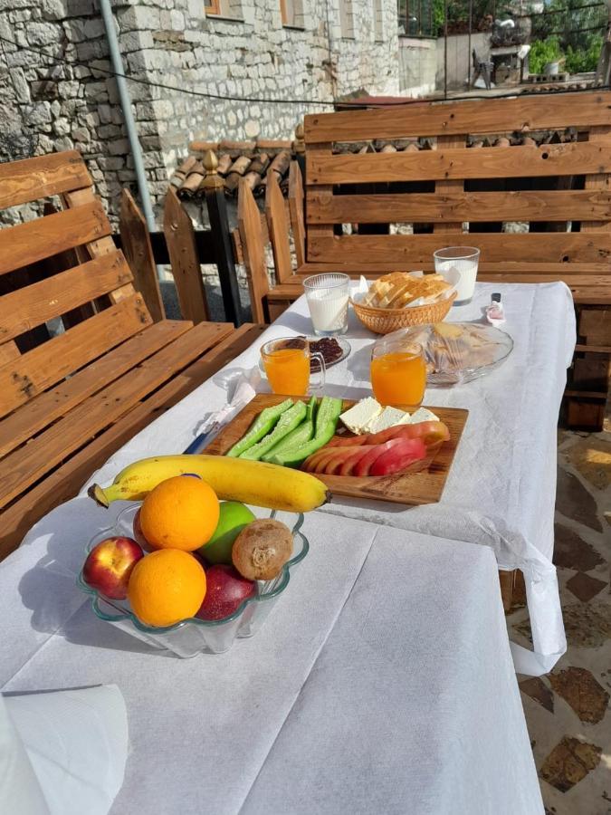 Guest House Maria - Berat Castle Екстер'єр фото