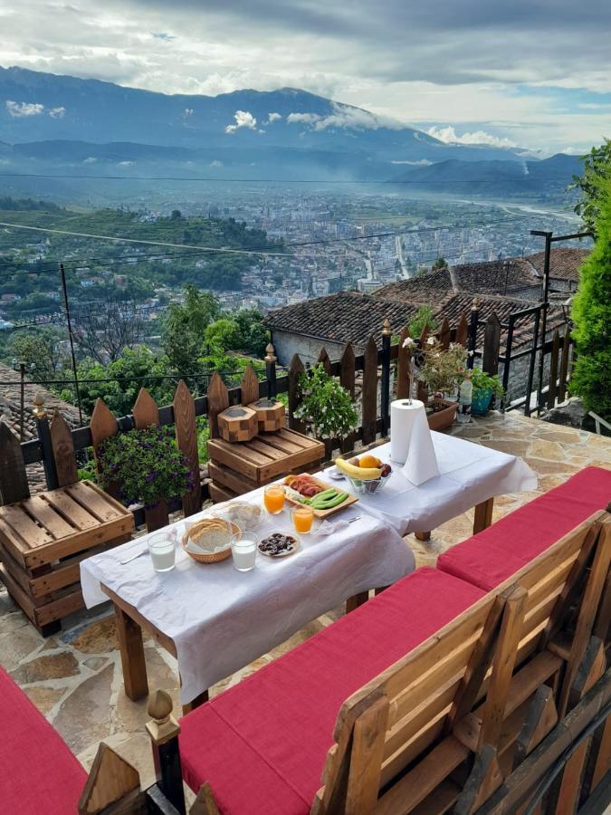 Guest House Maria - Berat Castle Екстер'єр фото