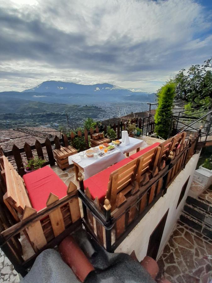 Guest House Maria - Berat Castle Екстер'єр фото