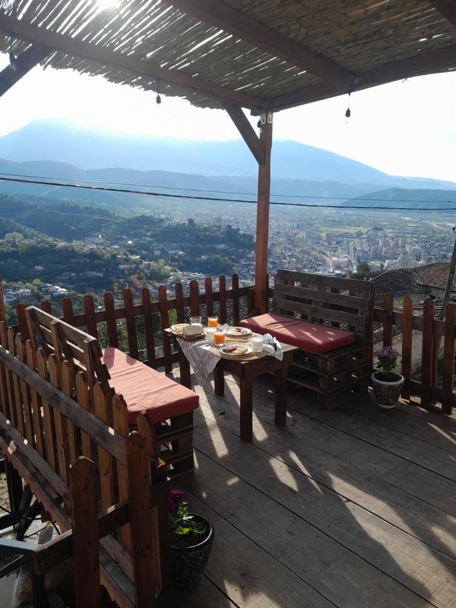 Guest House Maria - Berat Castle Екстер'єр фото